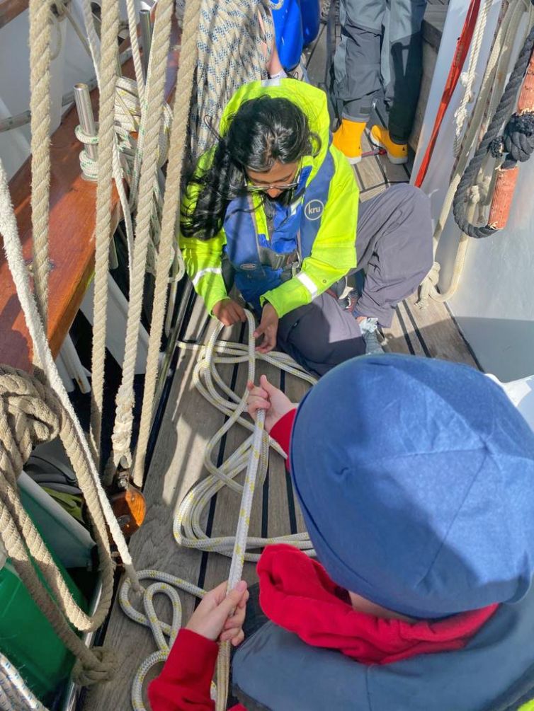 voyage_youth_rigging1
